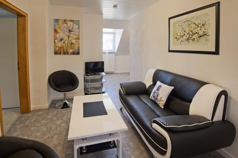 TV and multimedia, Living room, Photo of the whole room, Seating area