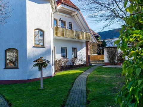 Quaint Apartment in Eimelrod near Lake and Water Sports Condo in Willingen