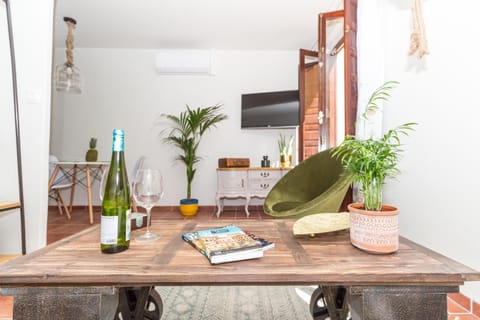 Mediterrani Studio - The Old Town Condo in Tarragona