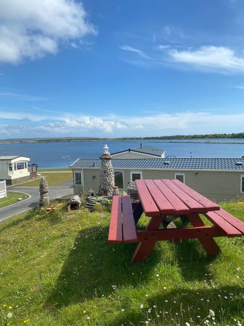 Dining area, Lake view, River view