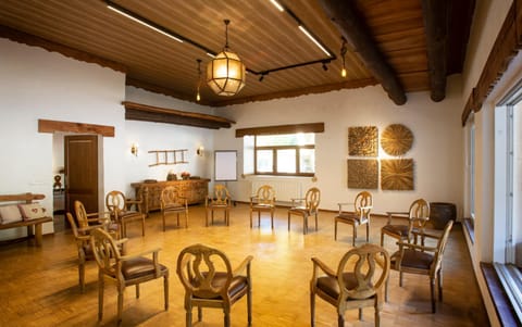 Banquet/Function facilities, Meeting/conference room