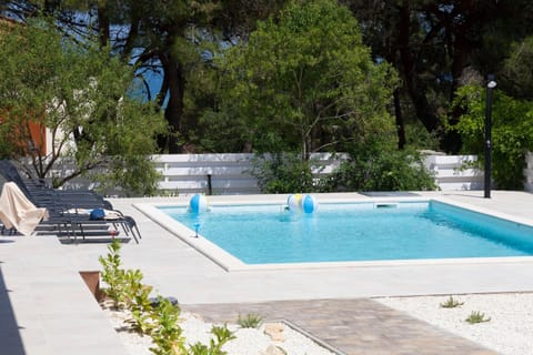 Day, Pool view, Swimming pool, sunbed