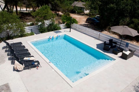 Day, Pool view, Swimming pool, sunbed