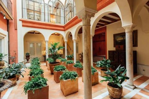 Casa Patio del Siglo XIX Apartment hotel in Seville