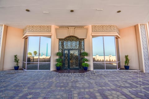 Hometown Apartments - Kite Palace - Lavish 7 Bedrooms villa on Kite Beach Chalet in Dubai