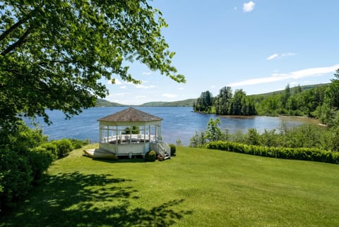 Auberge La Maison Bellemare Bed and Breakfast in Shawinigan