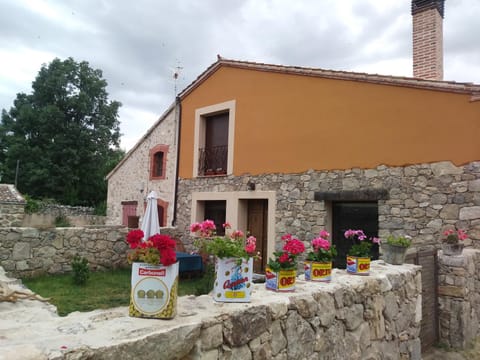 La Salceda House in Sierra Norte