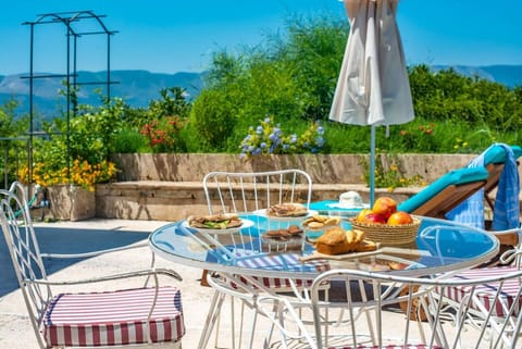 View (from property/room), Balcony/Terrace, Balcony/Terrace, Seating area, Lunch