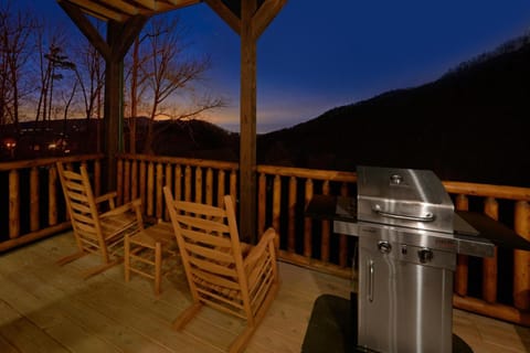 Otter Springs Pool Cabin Maison in Pigeon Forge