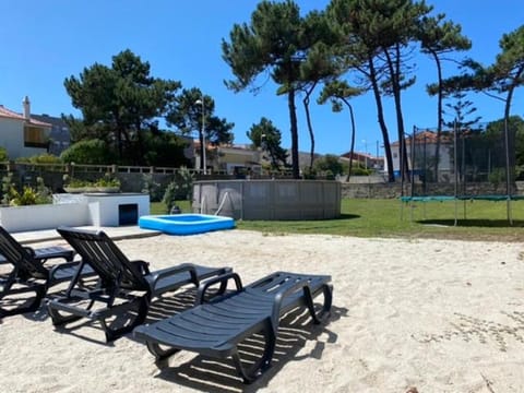 Beach House with Swimming Pool Bed and Breakfast in Porto District