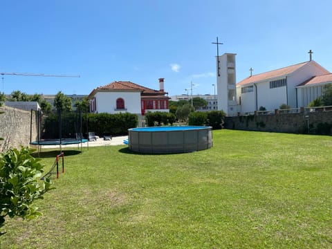 Beach House with Swimming Pool Bed and Breakfast in Porto District