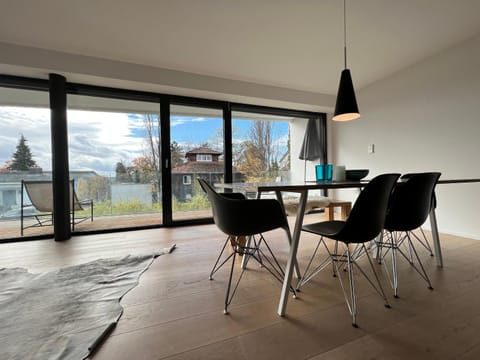 seenahe Design-Ferienwohnung Loft Azur Condo in Überlingen