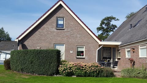 Vakantiehuis de wilgenhof Appartamento in Giethoorn