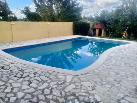 6 bedrooms villa with private pool jacuzzi and enclosed garden at Nagua 1 km away from the beach Chalet in María Trinidad Sánchez Province