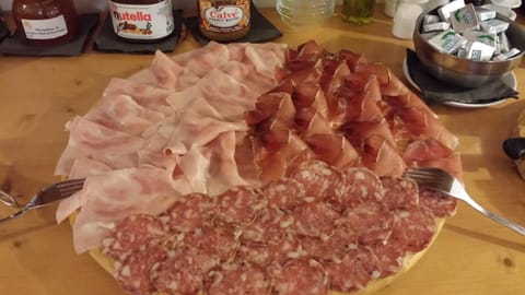 Food close-up, Continental breakfast, Buffet breakfast, Italian breakfast, English/Irish breakfast, American breakfast