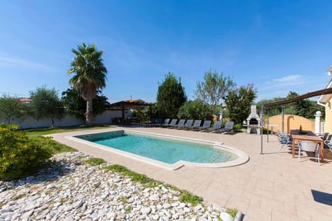 Villa VEDORNA - large luxury house with pool, wellness room with jacuzzi & sauna, game room, children's playground & bbq, Pomer, Istria Villa in Banjole