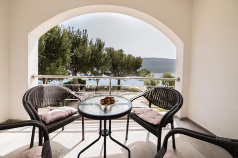 Balcony/Terrace, Pool view