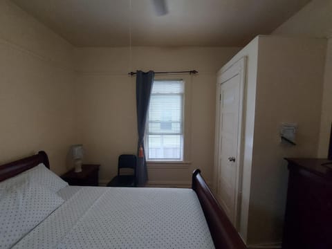 Crsytal Chateau Room Rental Alojamento de férias in Flatbush