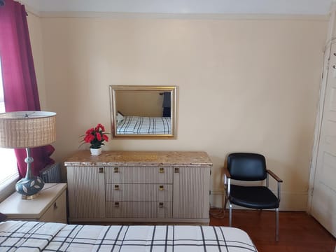 Crsytal Chateau Room Rental Alojamento de férias in Flatbush