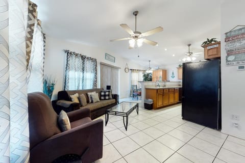 Long Island Village Unit 831 Maison in Port Isabel