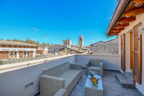 Balcony/Terrace, Lake view