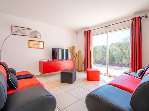 Villa Les Villas de l'Etang by Interhome Villa in Canet-en-Roussillon