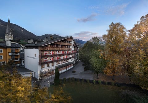 Property building, Facade/entrance, City view, Mountain view, Street view