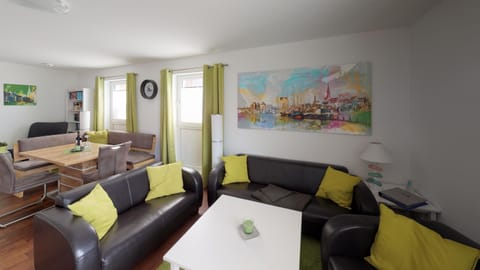 Living room, Photo of the whole room, Dining area