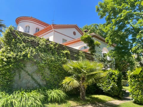 Espectacular Casa Chateau en el centro de Olot Villa in Olot