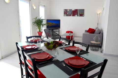 Duplex Liberté Plein Centre Copropriété in Saint-Raphael