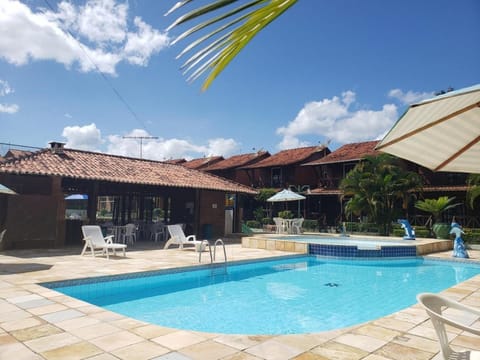 Lindo chalé completo para até 10 pessoas com piscina aquecida Chalé in Gravatá