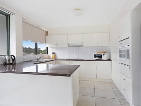 Parkside Marina 1 CBD Location Apartment in Tuncurry