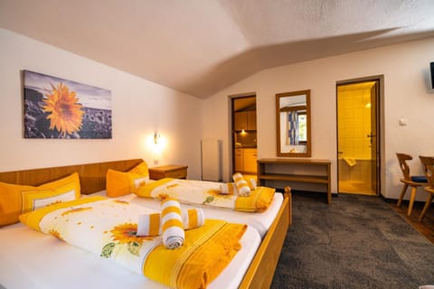 Haus Anton Sölden - Apartments & Zimmer Bed and Breakfast in Soelden