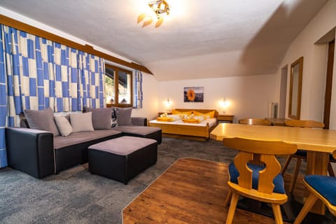 Haus Anton Sölden - Apartments & Zimmer Bed and Breakfast in Soelden