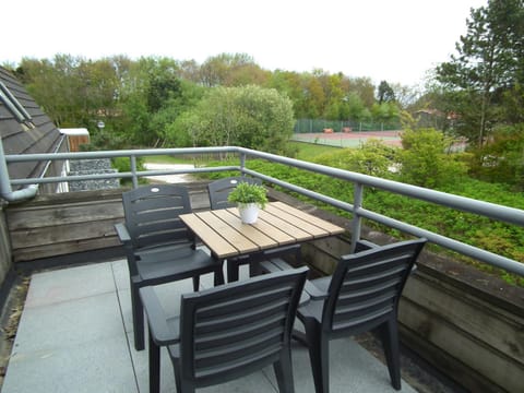 Spring, Day, Natural landscape, Balcony/Terrace, On site