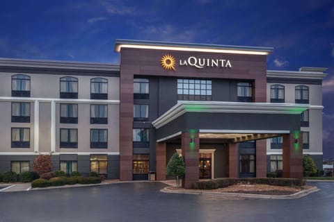 La Quinta by Wyndham Clarksville Hotel in Clarksville