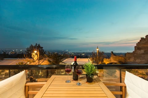 Balcony/Terrace, On site, City view, Sea view, Street view, Sunset