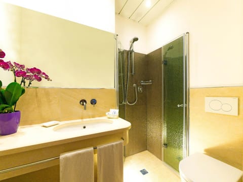 Shower, Bathroom, Bedroom