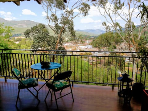 Natural landscape, View (from property/room), Balcony/Terrace, Dining area, City view, Garden view, Landmark view, Mountain view