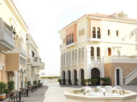 The Ritz-Carlton Abu Dhabi, Grand Canal Resort in Abu Dhabi