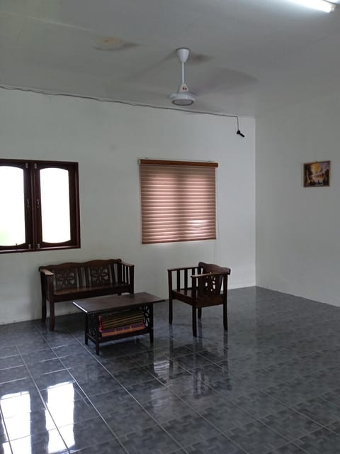 Homestay Idaman di Kuala Terengganu dengan 2 Bilik Aircond - Harga utk 1 rumah House in Terengganu, Malaysia