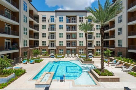 Downtown Apt FREE Parking - Pool - Gym - Fully Kitchen Appartement in The Woodlands