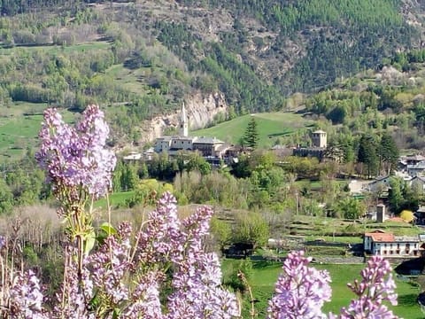 Neighbourhood, Natural landscape