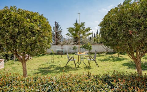 Facade/entrance, Garden view, Landmark view, Street view