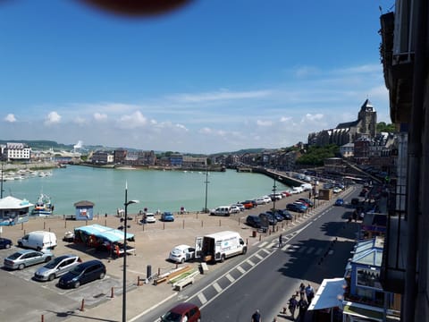 View (from property/room), City view