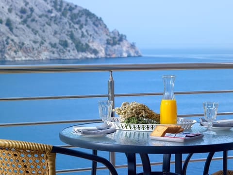 Sea view, Breakfast