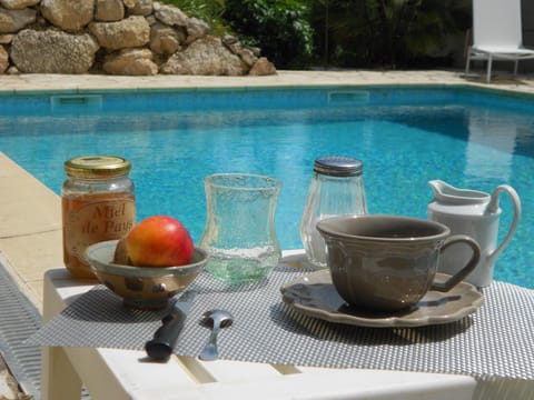 Le Mas de FRAYERE Bed and Breakfast in Roquefort-les-Pins