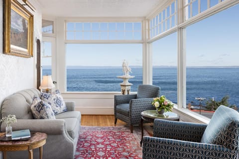 Lobby or reception, Seating area, Sea view