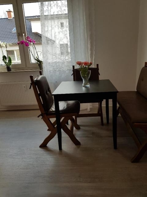 Helle Ferienwohnung an der Rheinpromenade 50 qm Appartement in Duisburg