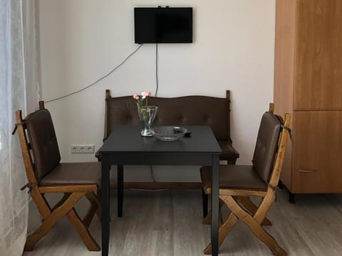 Helle Ferienwohnung an der Rheinpromenade 50 qm Appartement in Duisburg